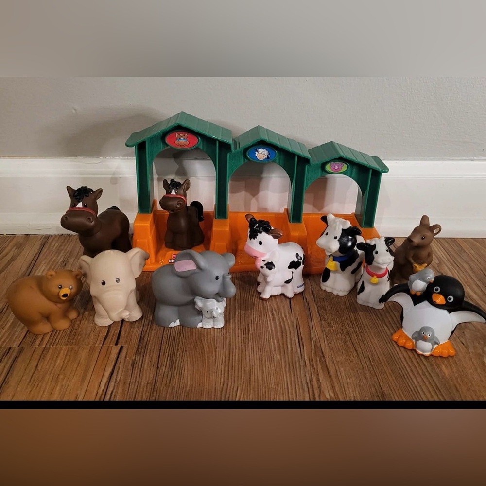 LP Baby Animal Stable- with Babie animals and Moms with babies